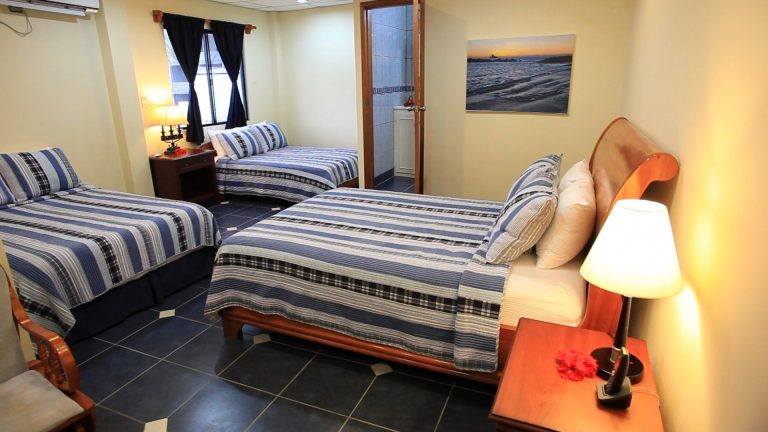 Casa Marina Galapagos Deep-Blue Bed-Room